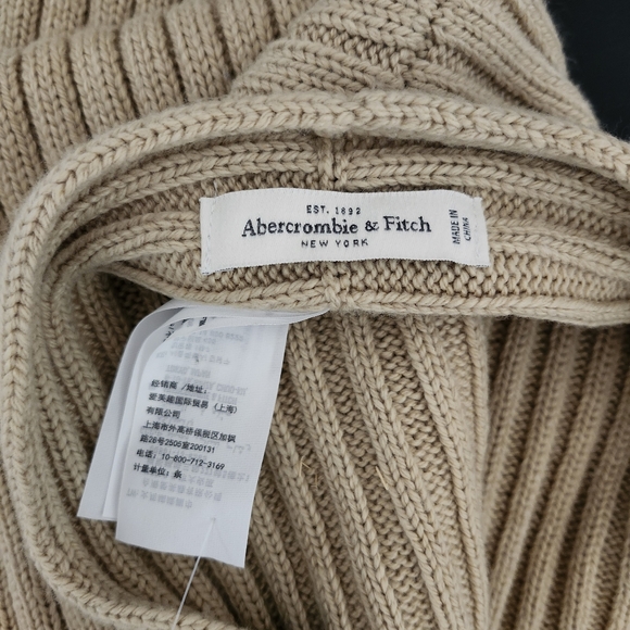 ABERCROMBIE AND FITCH Knit Infinity Scarf NWT - Picture 4 of 6